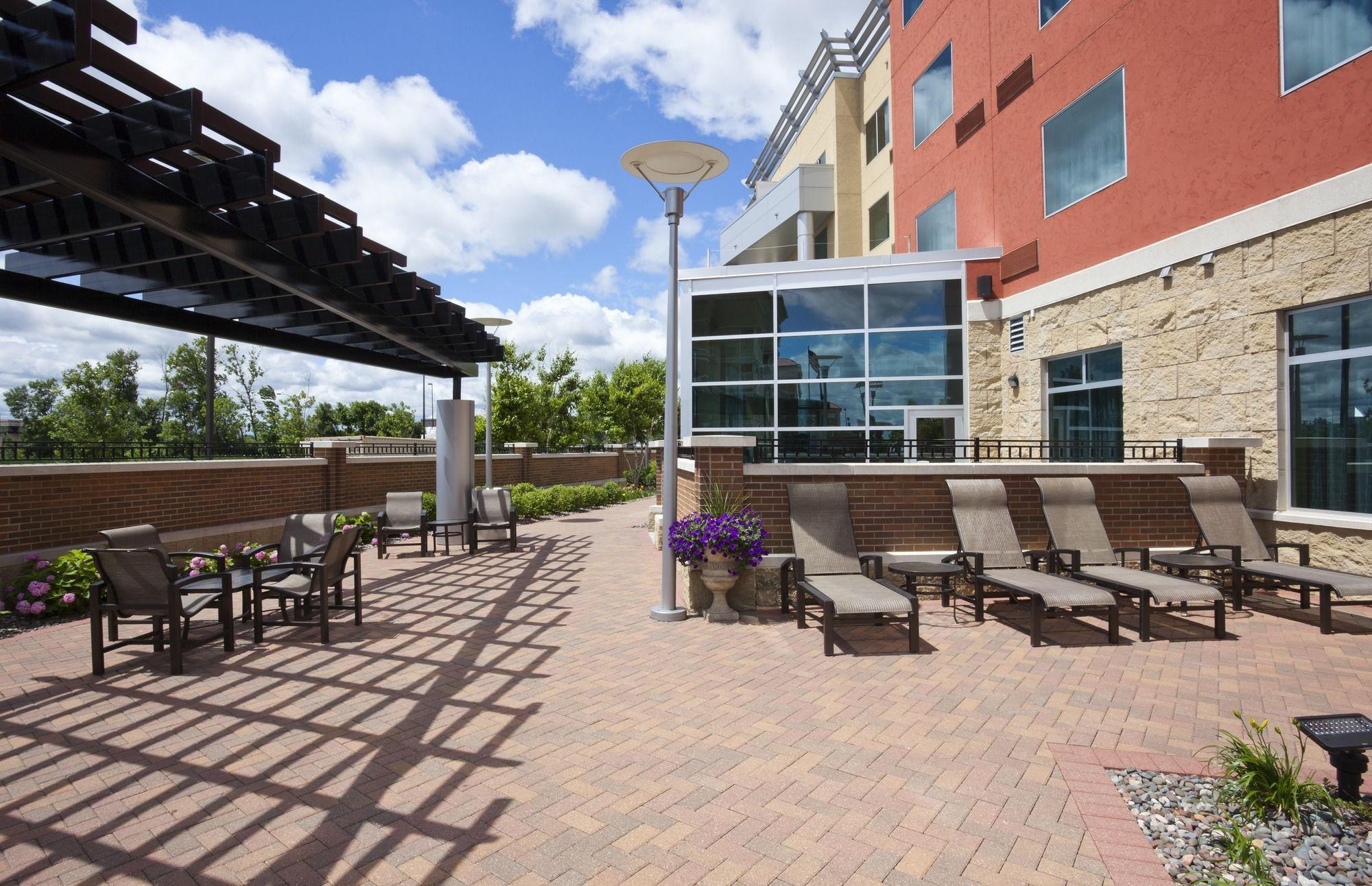Courtyard Minneapolis Maple Grove Arbor Lakes Exterior foto