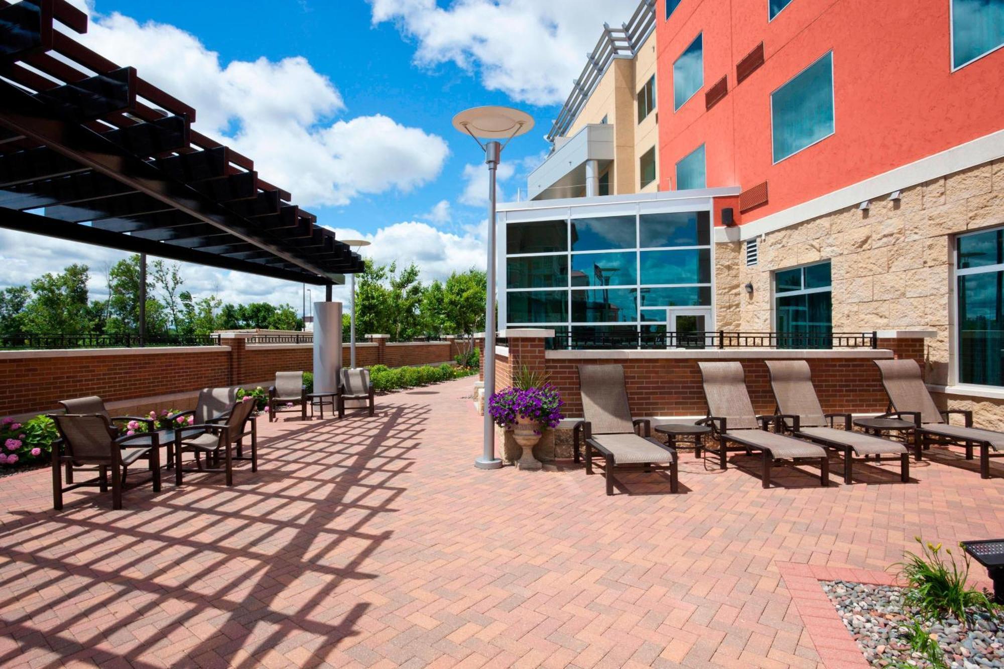 Courtyard Minneapolis Maple Grove Arbor Lakes Exterior foto